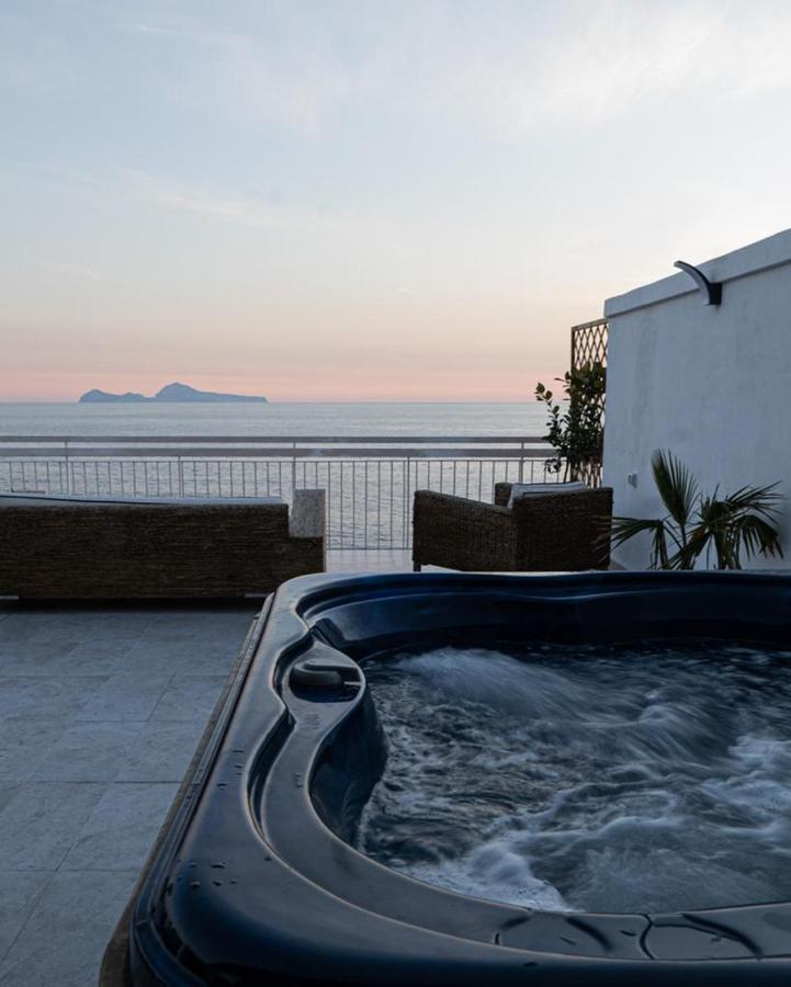 Апартаменты Thomas Sea View Торре-дель-Греко Экстерьер фото
